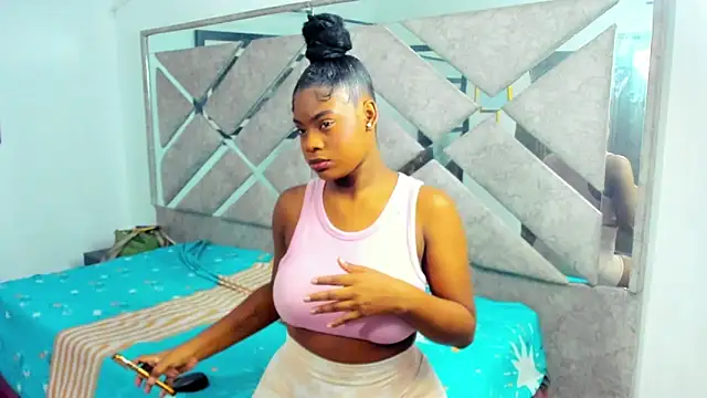 EvaxEmma online show from 1, 11, 2025