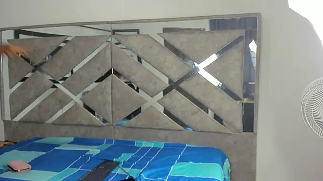 EvaxEmma online show from 9, 10, 2025