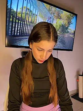 LynnSam  online show from 30, 5, 2026