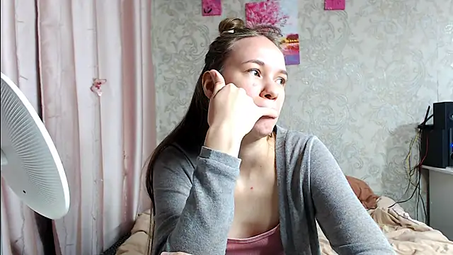 leila bambi  online show from 23, 10, 2025