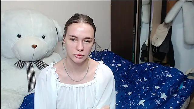leila bambi  online show from 28, 1, 2025