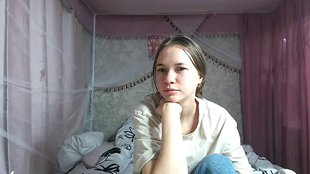 leila bambi  online show from 22, 11, 2025