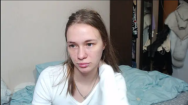 leila bambi  online show from 4, 2, 2025