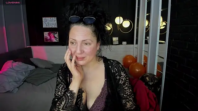 Snapshot of Anita_Muse chatting on 2, 11, 2025 Anita Muse online show from 2, 11, 2025