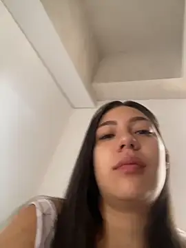 Latina vanessa online show from 28, 5, 2026