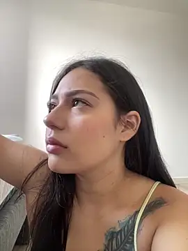 Snapshot of Latina_vanessa chatting on 9, 10, 2025 Latina vanessa online show from 9, 10, 2025