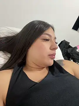 Latina vanessa online show from 5, 12, 2025