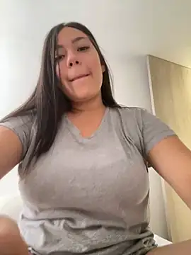 Latina vanessa online show from 28, 1, 2025