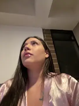 Latina vanessa online show from 18, 4, 2026