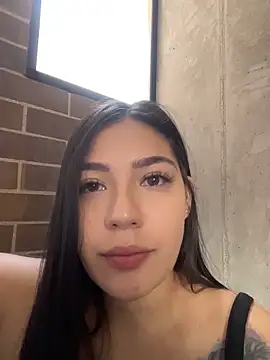 Latina vanessa online show from 27, 5, 2026