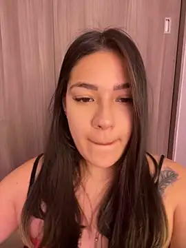 Latina vanessa online show from 14, 2, 2025
