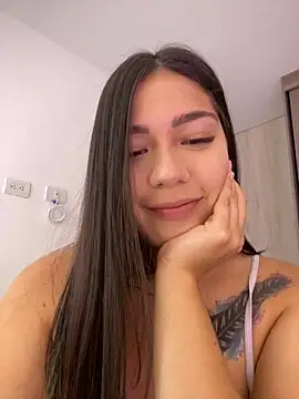 Latina vanessa online show from 25, 2, 2025