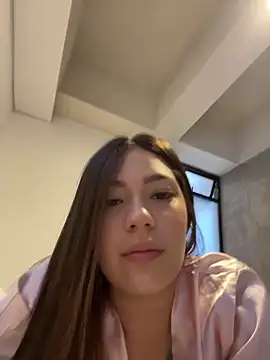 Latina vanessa online show from 7, 6, 2026