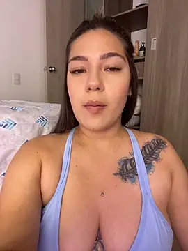 Latina vanessa online show from 3, 2, 2025