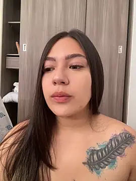 Latina vanessa online show from 1, 2, 2025