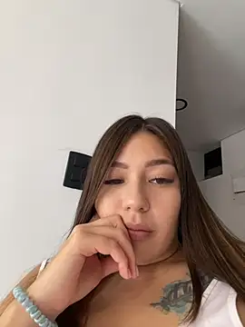 Latina vanessa online show from 17, 6, 2026