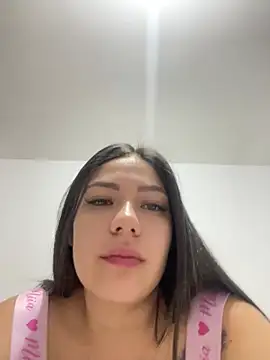 Latina vanessa online show from 11, 2, 2026