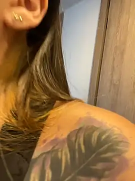 Latina vanessa online show from 3, 7, 2026
