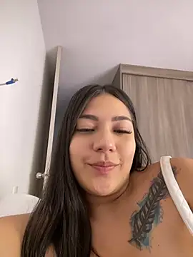 Latina vanessa online show from 16, 2, 2025