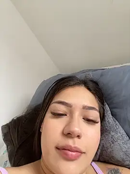 Snapshot of Latina_vanessa chatting on 22, 11, 2025 Latina vanessa online show from 22, 11, 2025