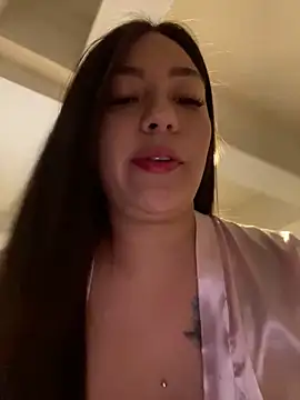 Latina vanessa online show from 22, 4, 2026