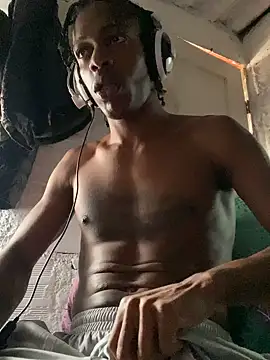 Snapshot of Larry-n-clouds chatting on 24, 11, 2025 Larry-n-clouds online show from 24, 11, 2025