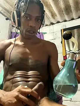 Snapshot of Larry-n-clouds chatting on 24, 11, 2025 Larry-n-clouds online show from 24, 11, 2025