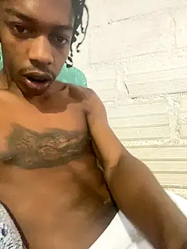 Snapshot of Larry-n-clouds chatting on 30, 11, 2025 Larry-n-clouds online show from 30, 11, 2025