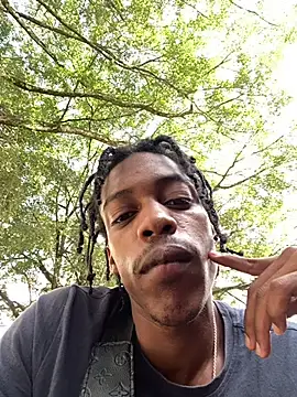 Larry-n-clouds online show from 17, 12, 2025