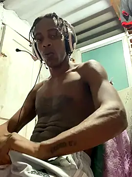 Snapshot of Larry-n-clouds chatting on 23, 11, 2025 Larry-n-clouds online show from 23, 11, 2025