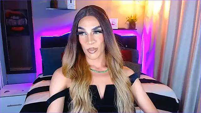 camila hootie online show from 30, 1, 2025