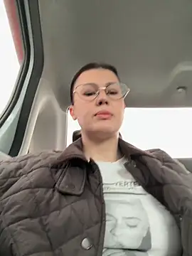 RinaCat online show from 7, 4, 2026