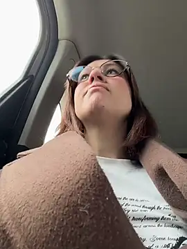 RinaCat online show from 8, 4, 2026