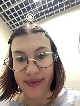 RinaCat online show from 4, 2, 2026