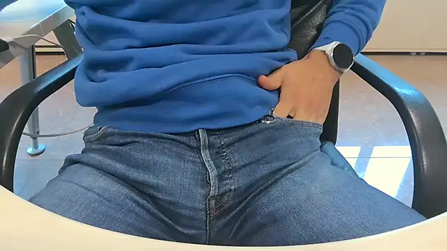 alessandroman2114 online show from 30, 10, 2025