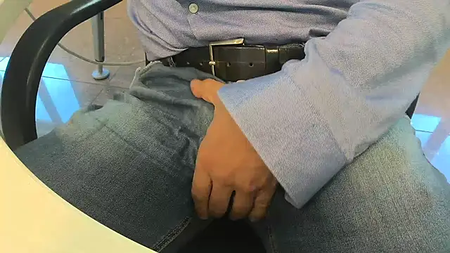 alessandroman2114 online show from 7, 10, 2025