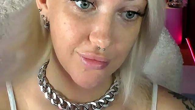 Snapshot of tykioty_Miley chatting on 12, 6, 2026 tykioty Miley online show from 12, 6, 2026