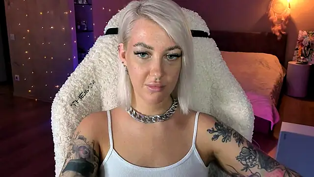 Snapshot of tykioty_Miley chatting on 9, 11, 2025 tykioty Miley online show from 9, 11, 2025