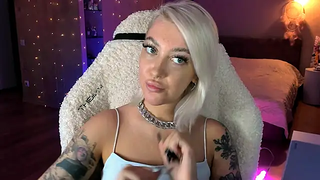 Snapshot of tykioty_Miley chatting on 14, 11, 2025 tykioty Miley online show from 14, 11, 2025