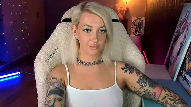 Snapshot of tykioty_Miley chatting on 6, 6, 2026 tykioty Miley online show from 6, 6, 2026