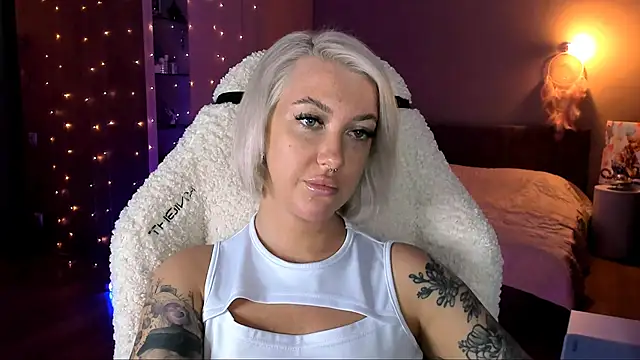 tykioty Miley online show from 28, 1, 2025
