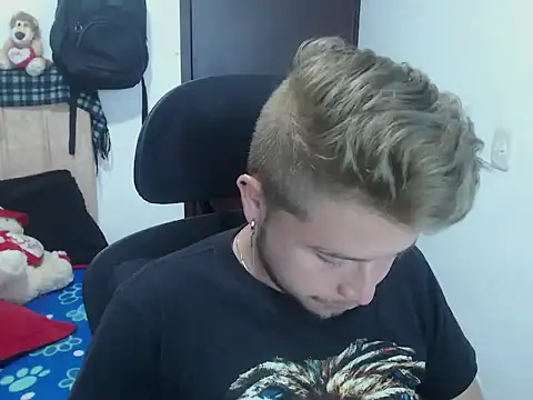 JOHANLEON1 online show from 3, 10, 2025