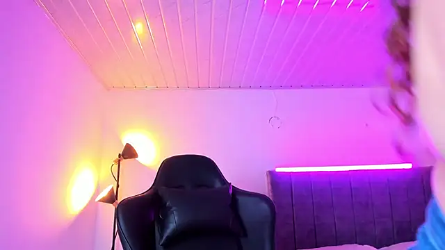 KayllaEvanss  online show from 8, 11, 2025