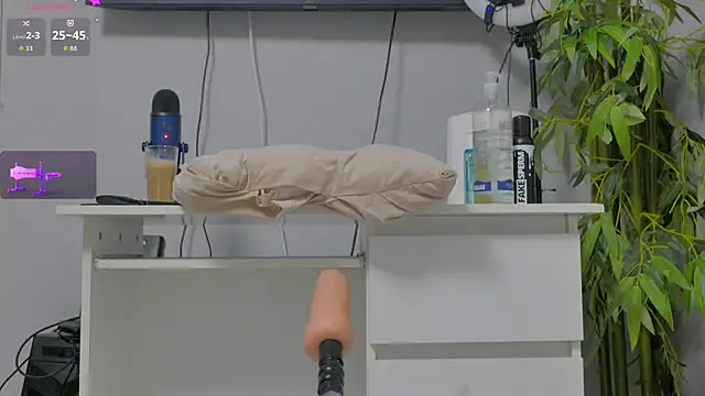 luckyalice  online show from 18, 10, 2025