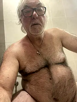 Snapshot of EroticVenetian chatting on 12, 11, 2025 EroticVenetian online show from 12, 11, 2025