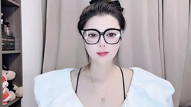 Snapshot of VIWVI chatting on 11, 9, 2025 VIWVI online show from 11, 9, 2025