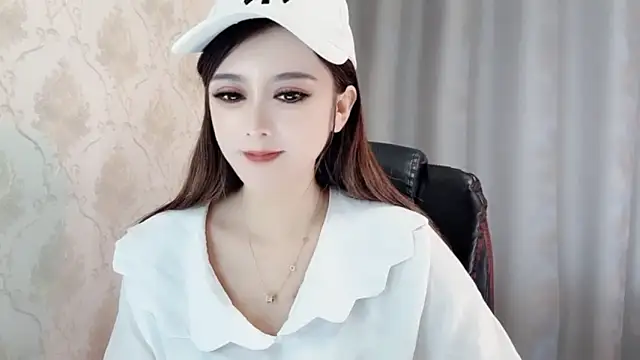 Snapshot of VIWVI chatting on 4, 3, 2025 VIWVI online show from 4, 3, 2025
