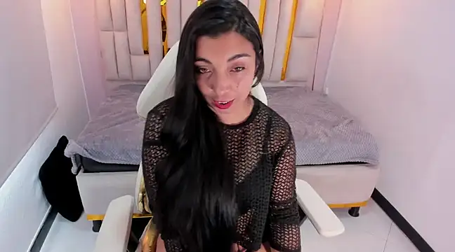Karla hernandez  online show from 5, 3, 2025