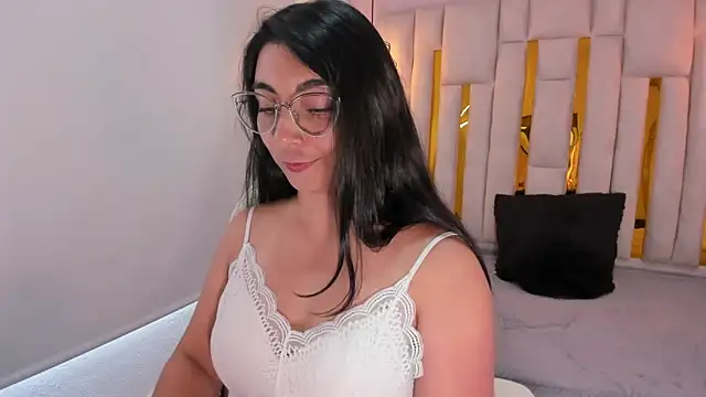 Karla hernandez  online show from 17, 2, 2025