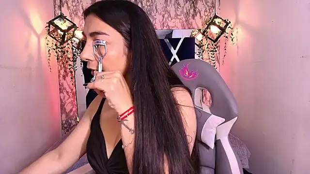 Karla hernandez  online show from 24, 10, 2025